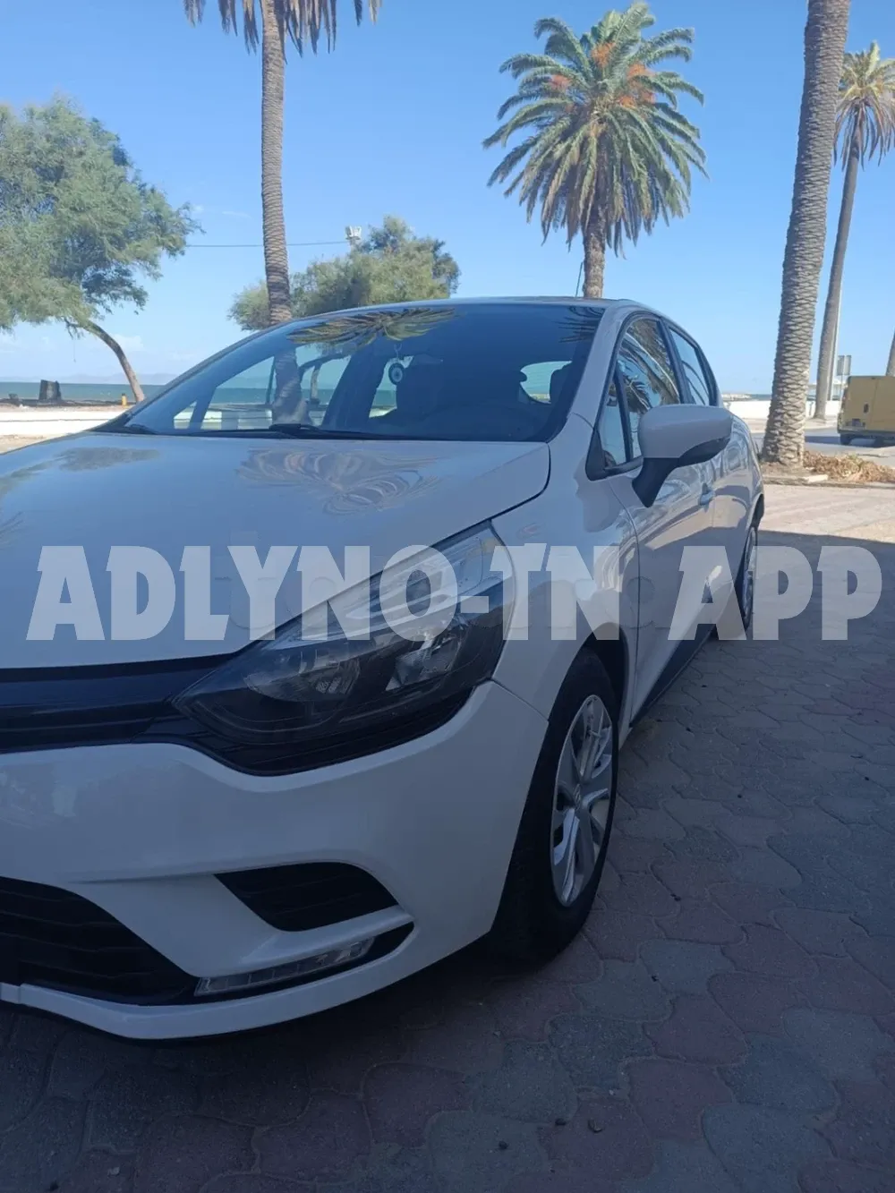Clio 4 à Ben Arous - Photo 2