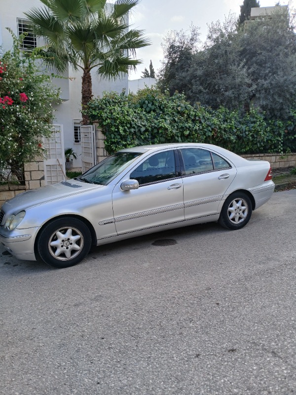 Mercedes Classe C Diesel 2003 à Tunis - Photo 2