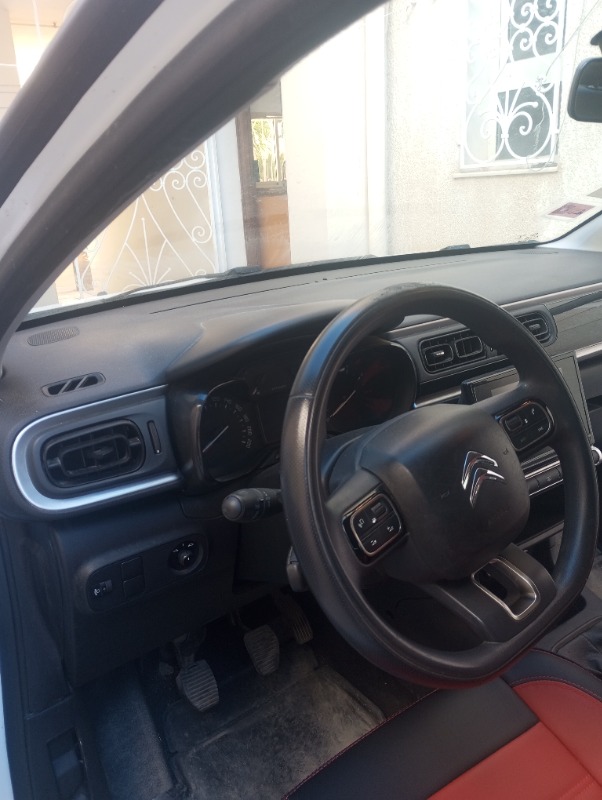 Citroen C3 Essence 2018 à Ben Arous - Photo 2