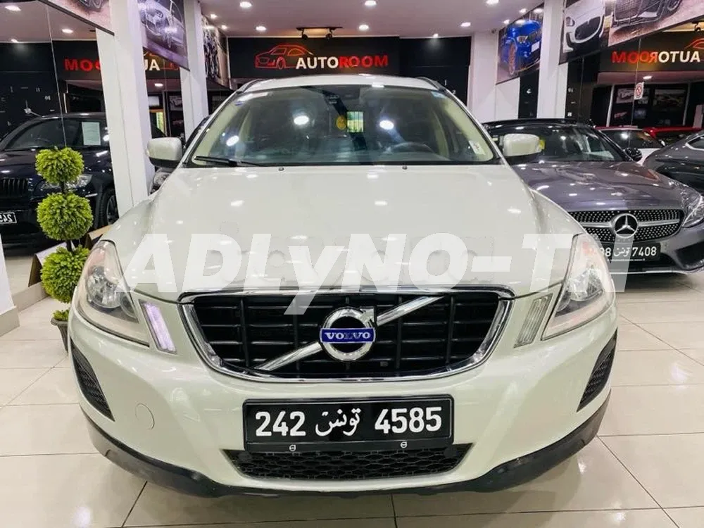 ⚜️ VOLVO XC60 ⚜️ Première main à Ariana - Photo 2