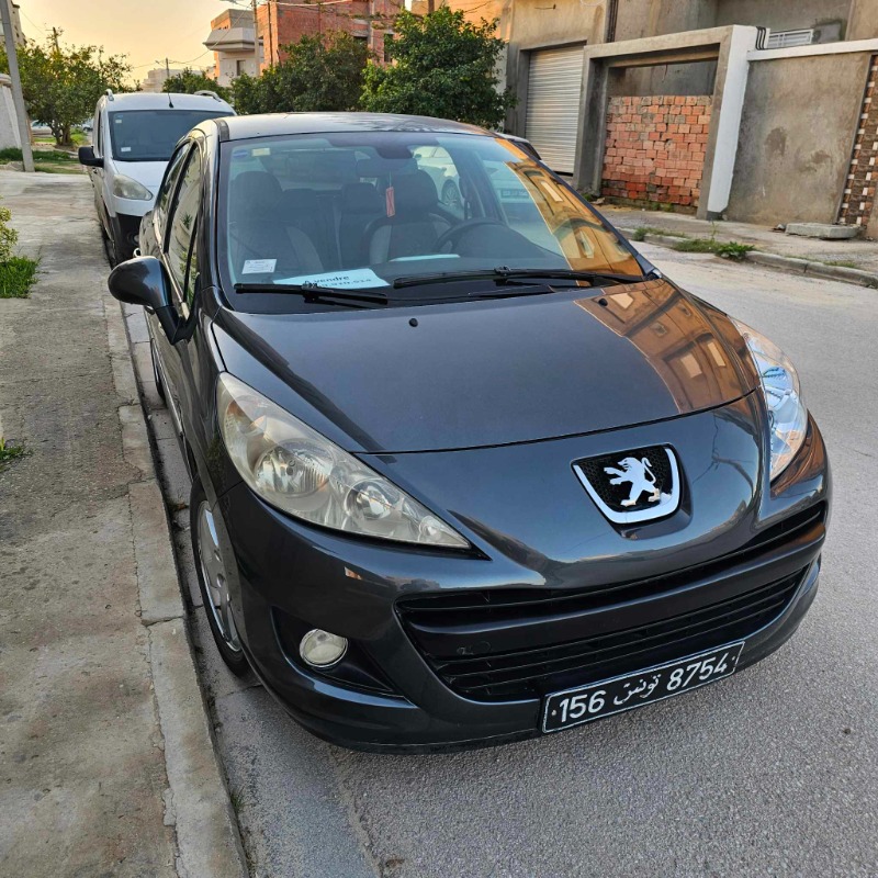 Peugeot 207 Essence 2012 à Nabeul - Photo 6