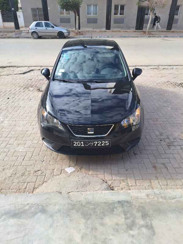 Seat Ibiza Essence 2017 à Sfax - Photo 1