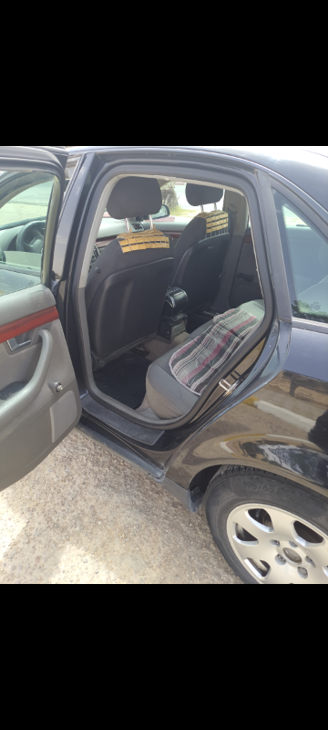 Audi A4 Essence 2003 à Kasserine - Photo 2