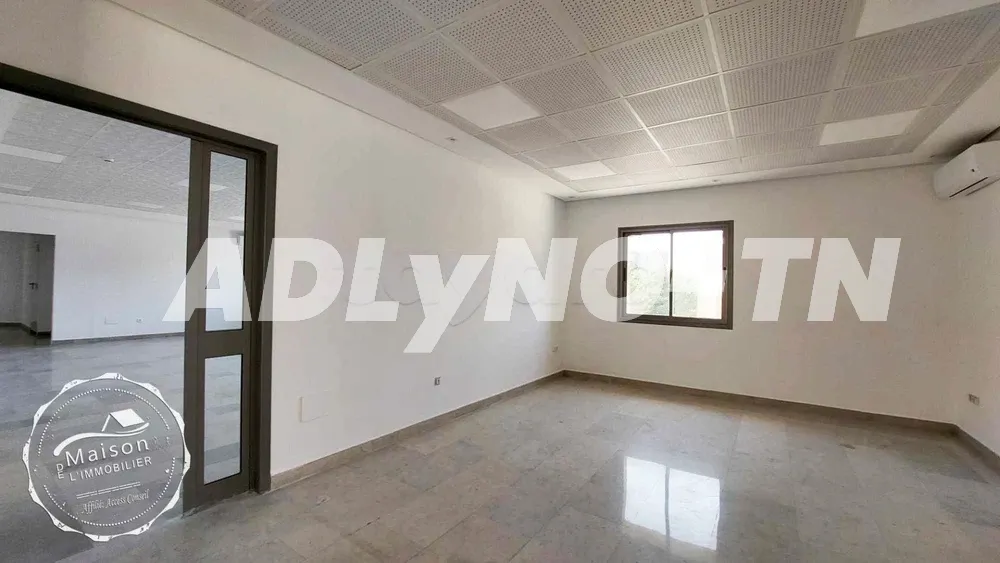 A louer immeuble bien entretenu 2600 m² au Lac 3 à Tunis - Photo 2