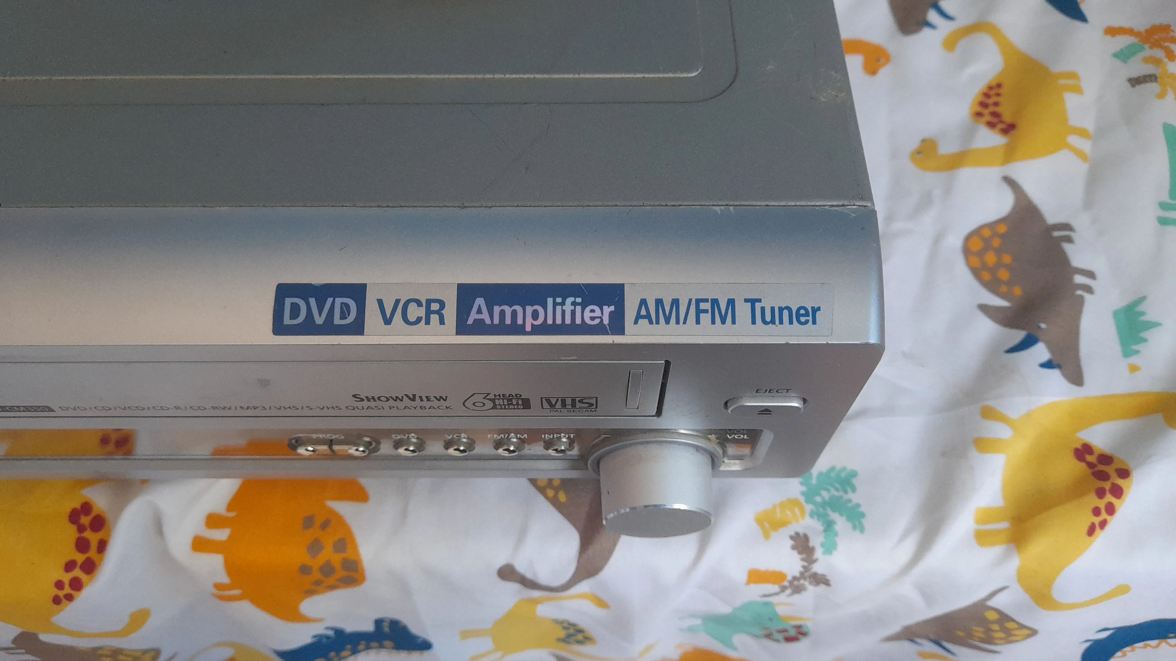 Une lecteur SAMSUNG /cd,dvd,vcd,cd-r,cd-rw,mp3,vhs et S-vhs. à Ariana - Photo 3