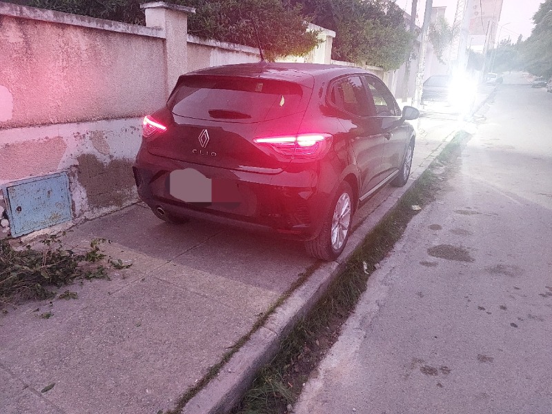 Renault Clio Essence 2024 à Ben Arous - Photo 4