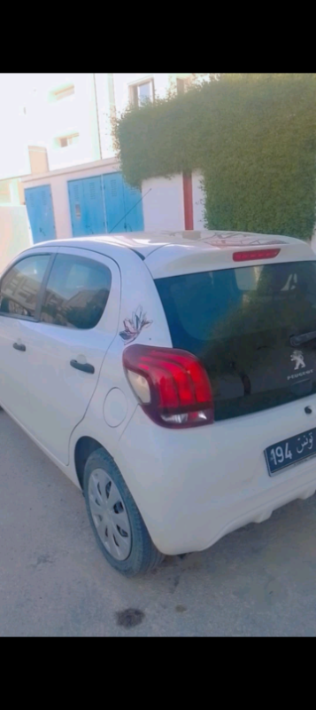 Peugeot 108 Essence 2017 à Manouba - Photo 4