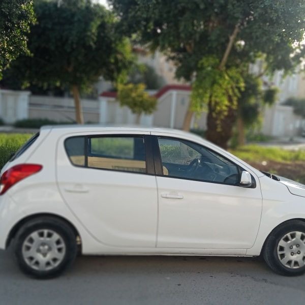 Hyundai I20 Essence 2016 à Tunis - Photo 2