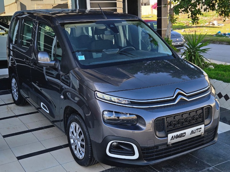 Citroen BERLINGO Diesel 2021 à Monastir - Photo 8