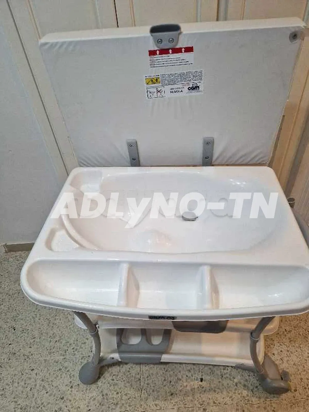 CAM-Table à langer et Benoire à Tunis - Photo 2