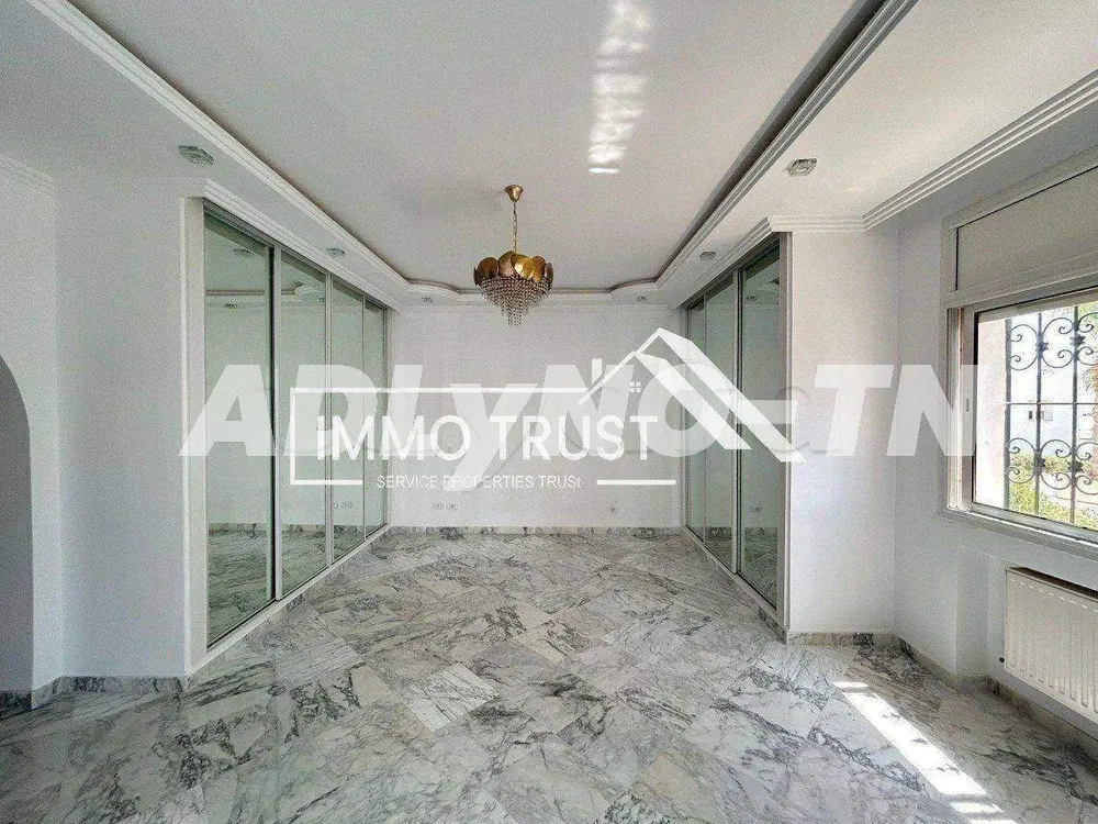 ?Villa en S+4 avec piscine et jardin à La Marsa à Tunis - Photo 8