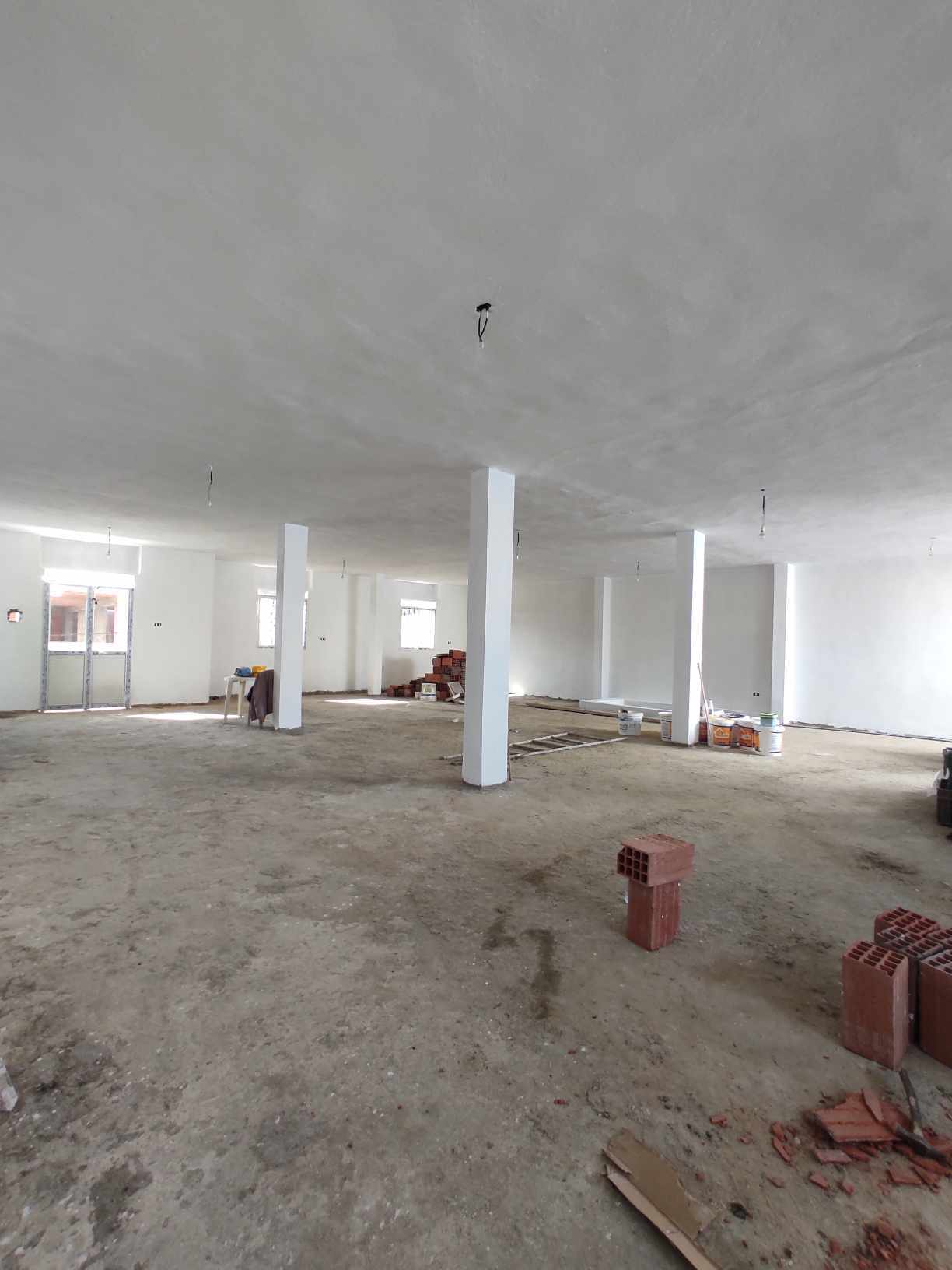  Borj cedria à louer un Appartement haut standing ; Salon + Salle de séjour +3 pièces + 1 salles de bains 