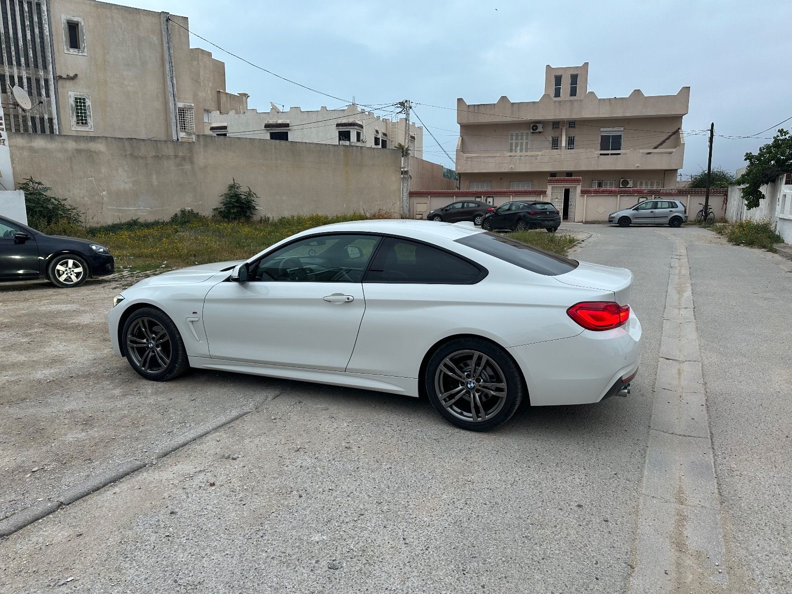 BMW Série 4 Coupé Pack M à Tunis - Photo 4