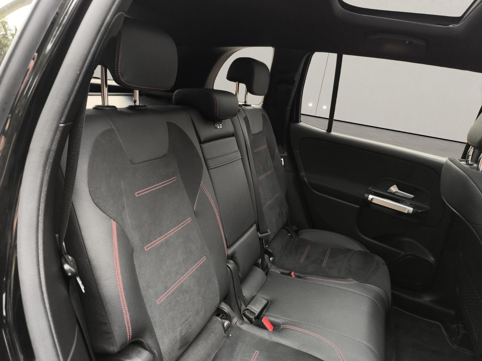 Mercedes-Benz GLB AMG à Ariana - Photo 16