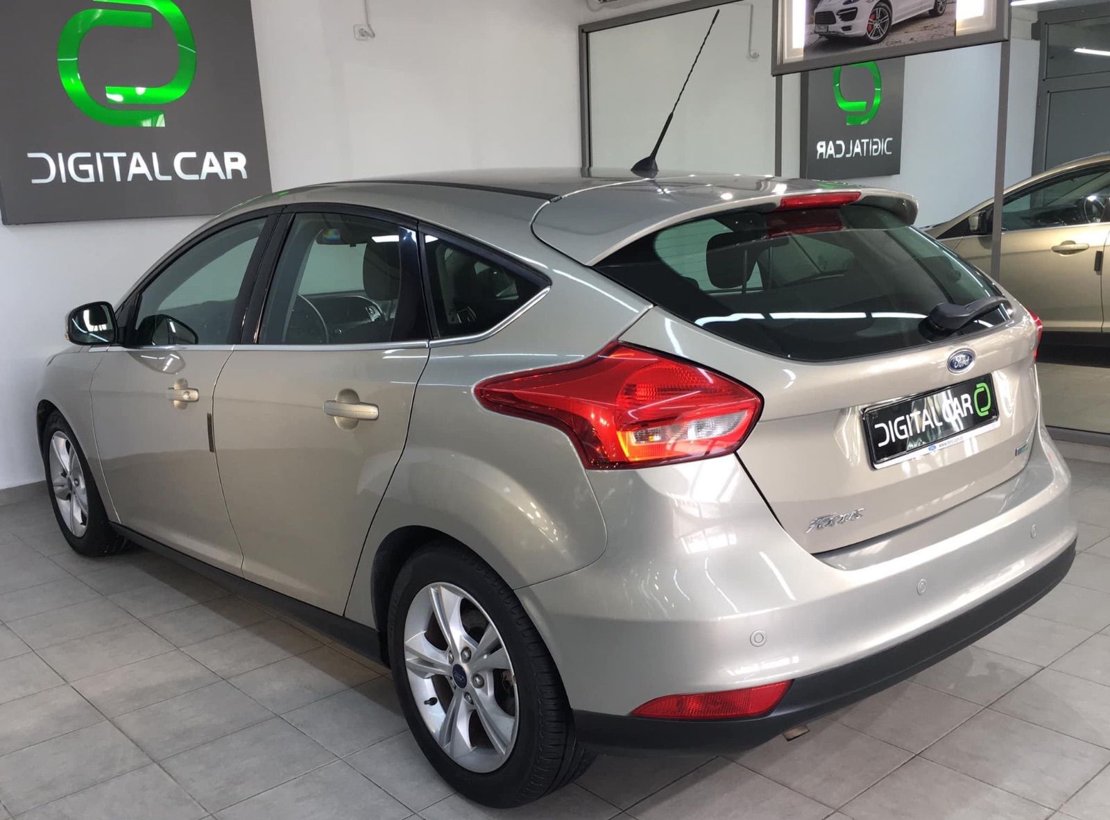 Ford Focus à Ben Arous - Photo 8