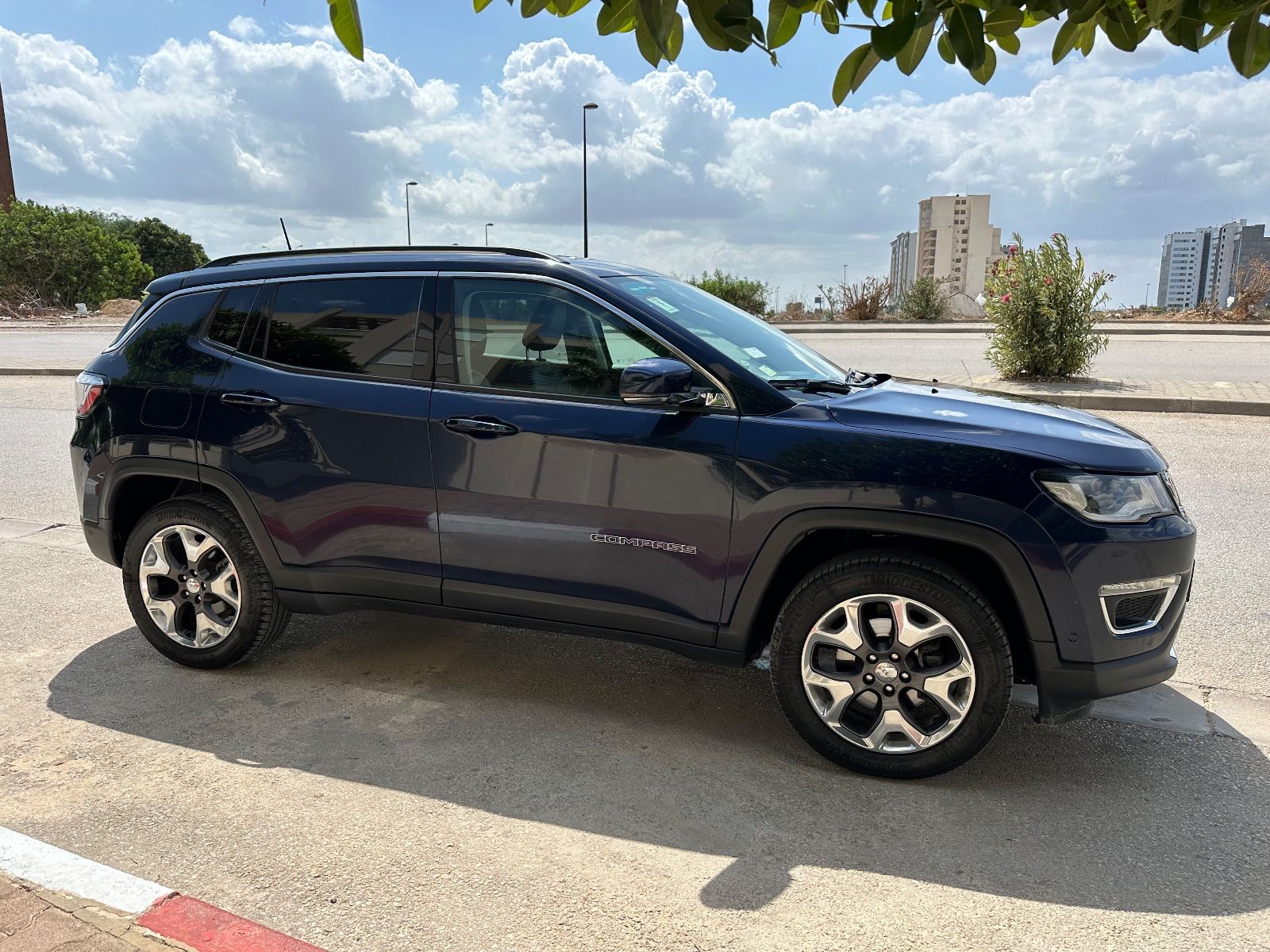 Jeep Compass à Tunis - Photo 1