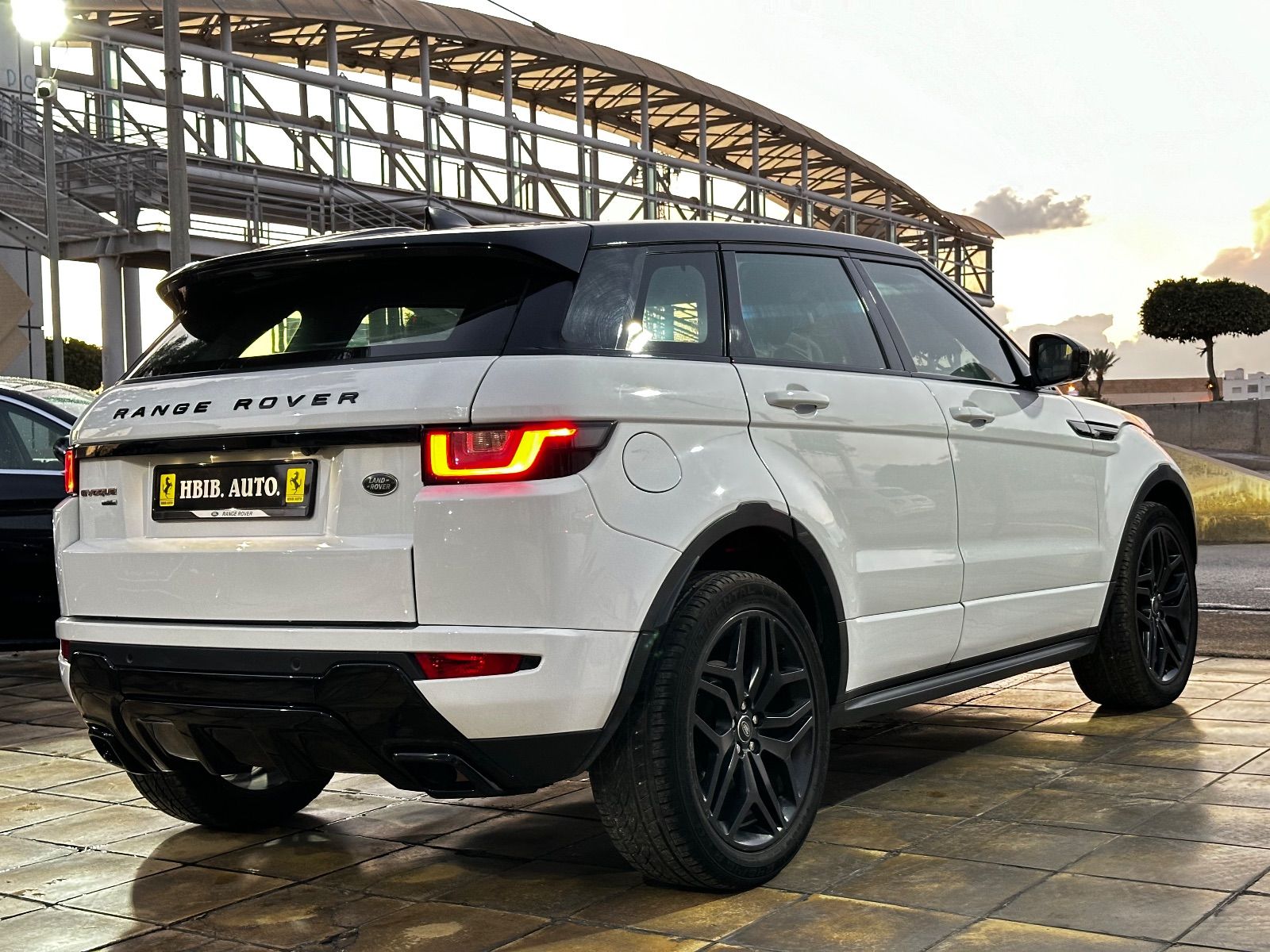 Land Rover Range Rover Evoque à Tunis - Photo 18