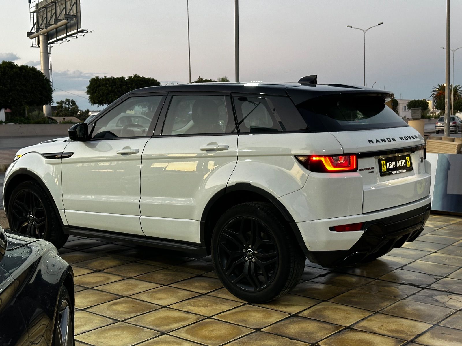 Land Rover Range Rover Evoque à Tunis - Photo 19