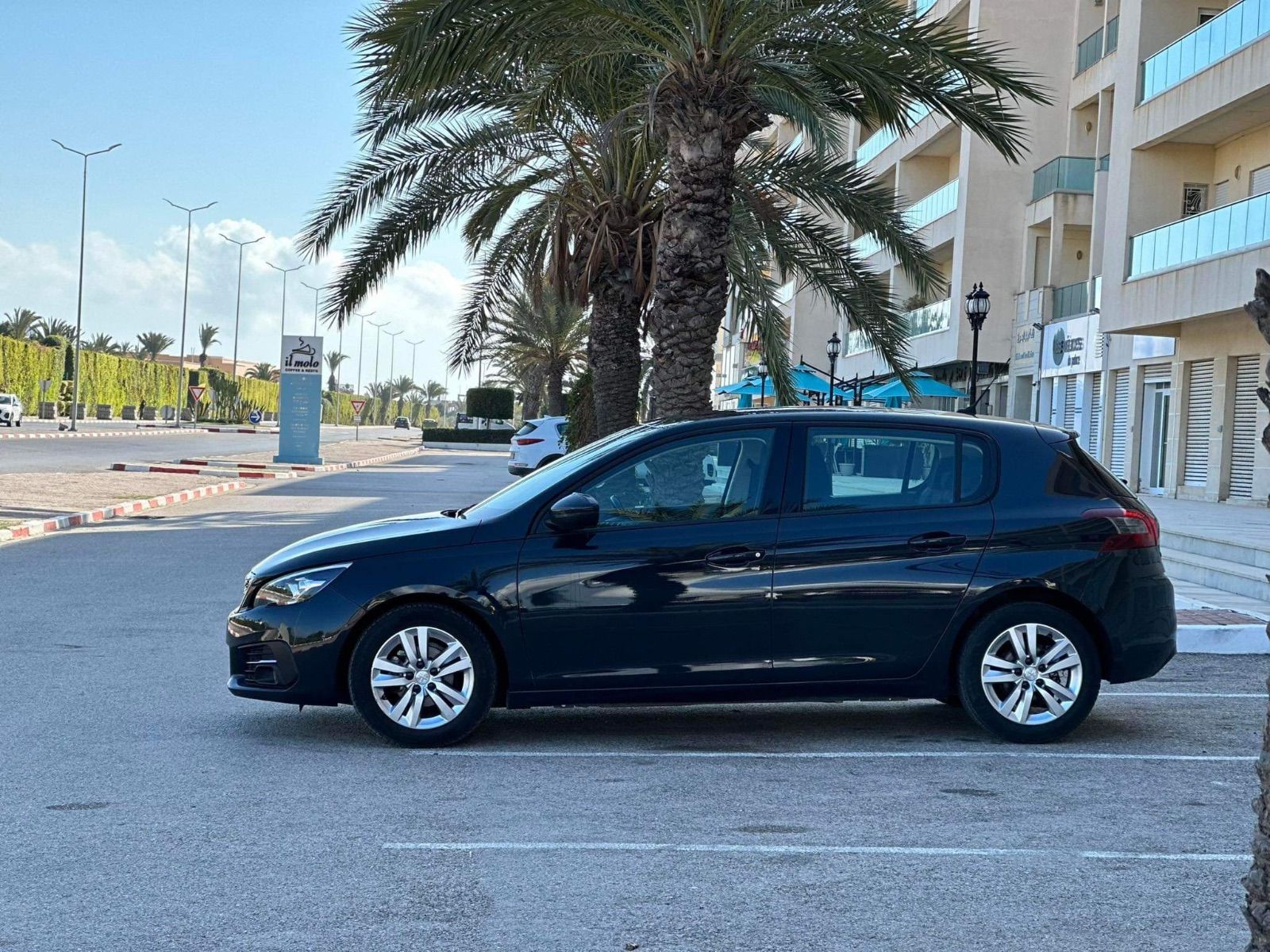 Peugeot 308 Allure à Monastir - Photo 3