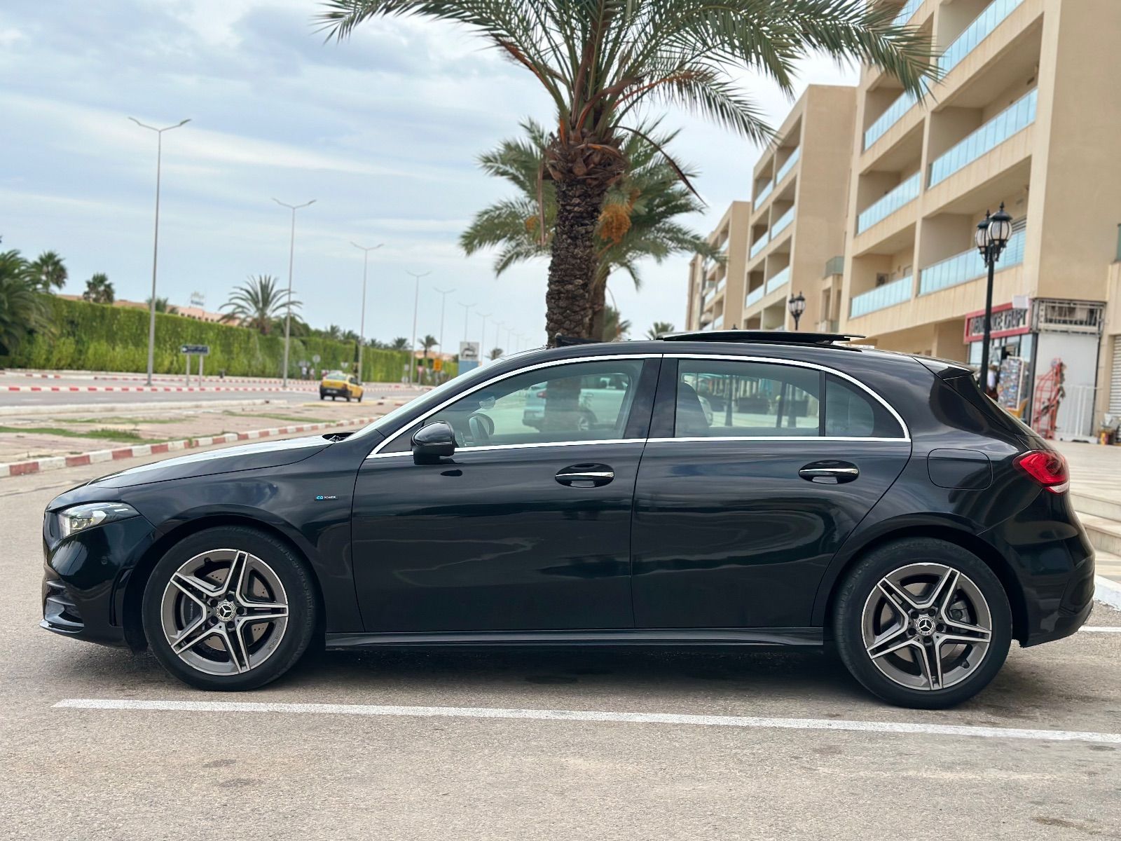 Mercedes-Benz Classe A A 180 D à Ariana - Photo 4