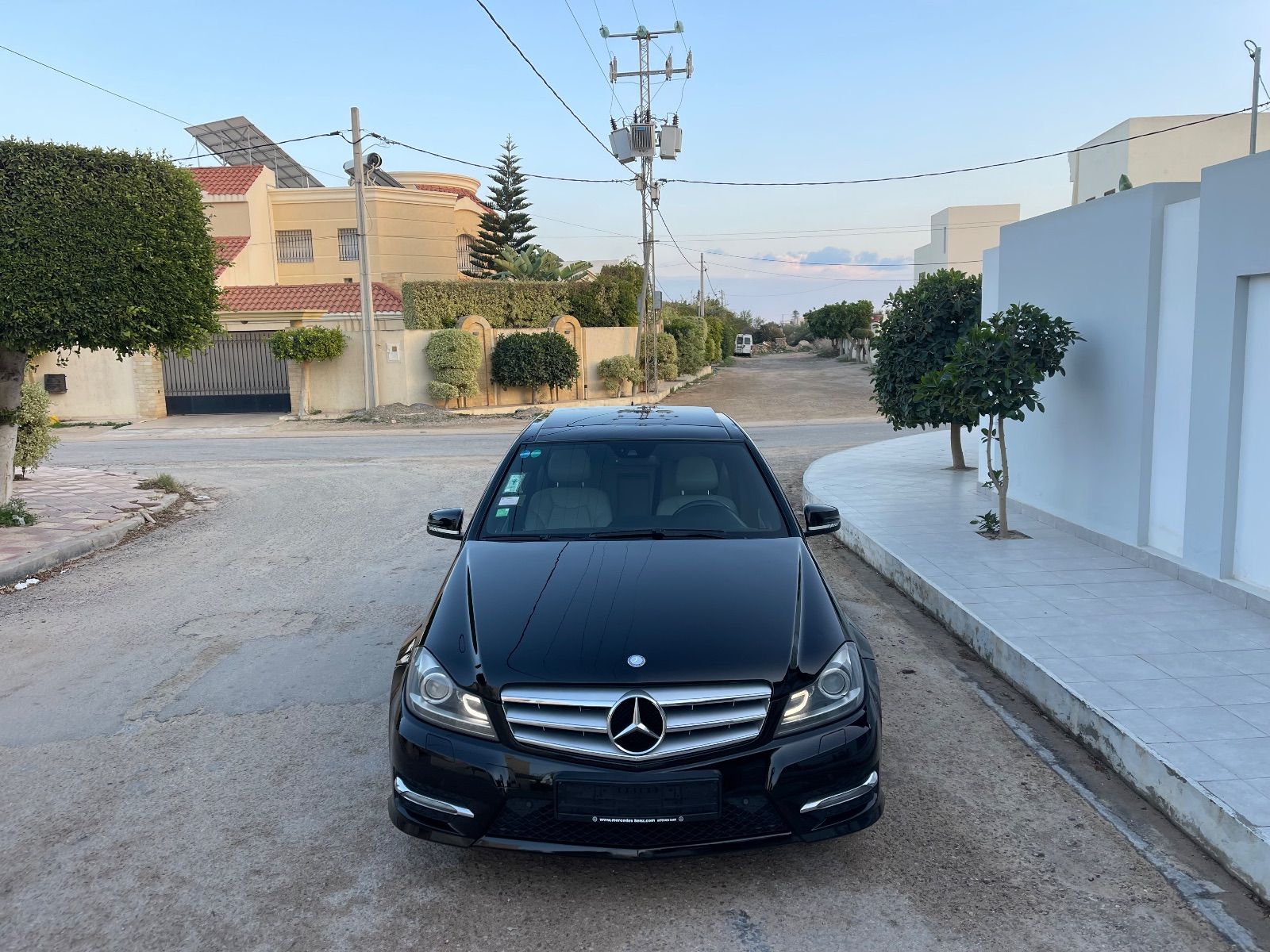 Mercedes-Benz Classe C à Tunis - Photo 8