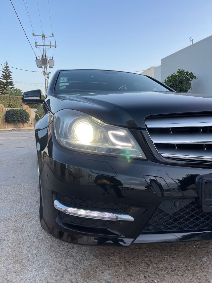 Mercedes-Benz Classe C à Tunis - Photo 16