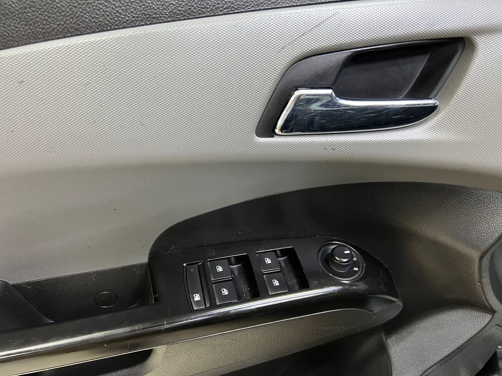 Chevrolet Sonic LS à Ben Arous - Photo 21