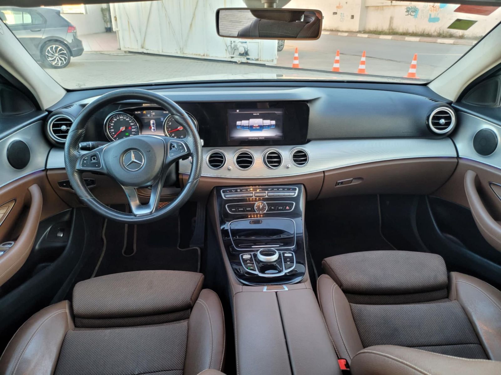 Mercedes-Benz Classe E à Ben Arous - Photo 5
