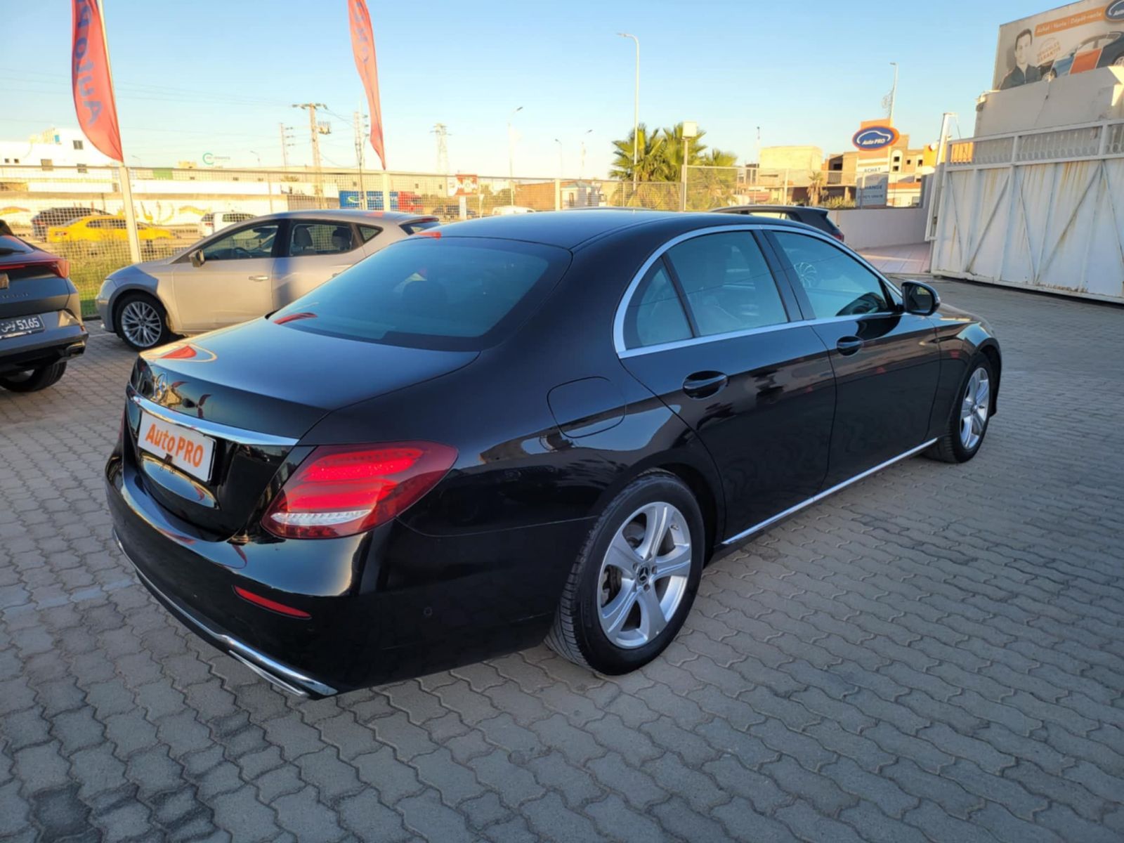 Mercedes-Benz Classe E à Ben Arous - Photo 4