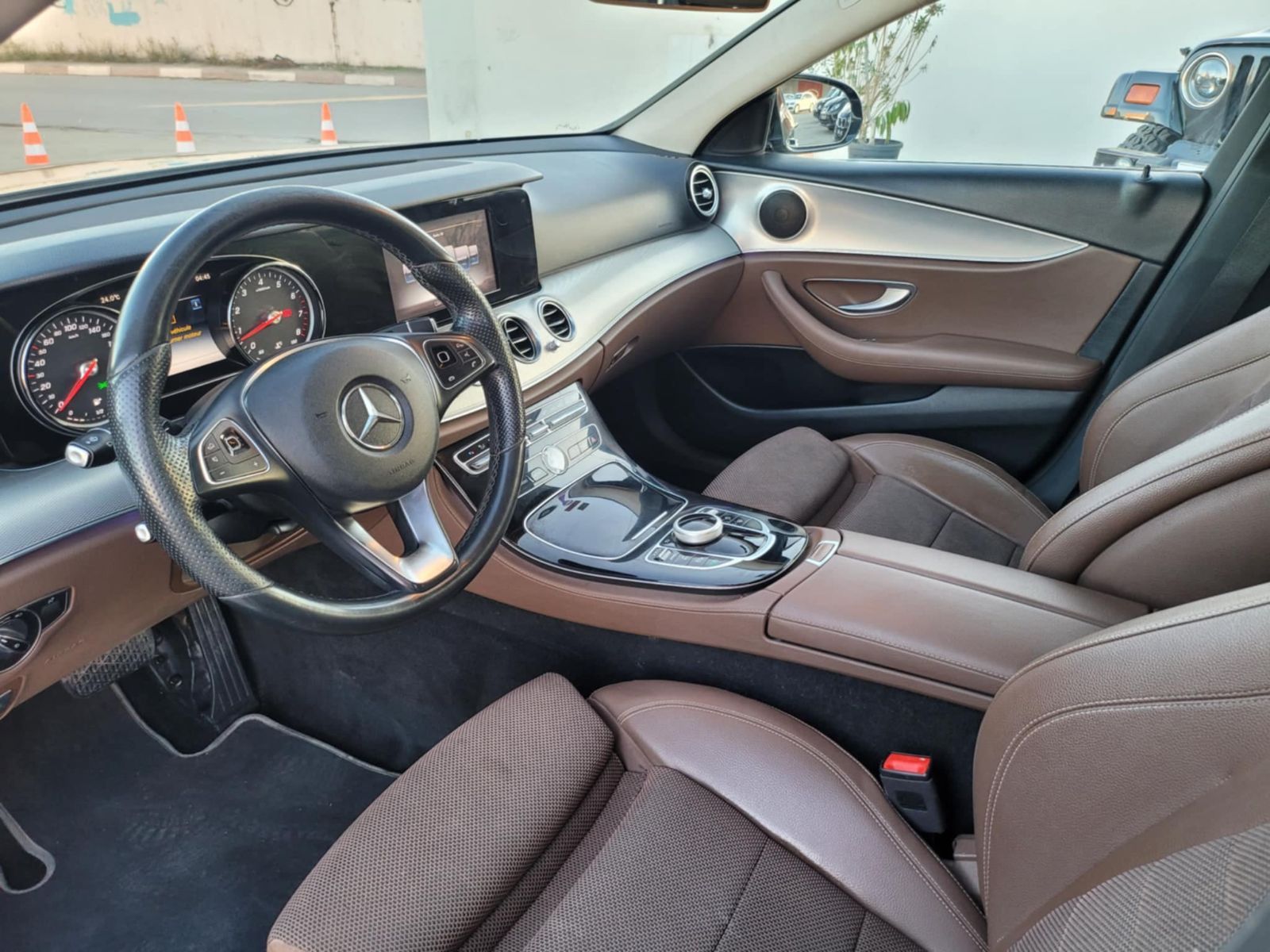 Mercedes-Benz Classe E à Ben Arous - Photo 14