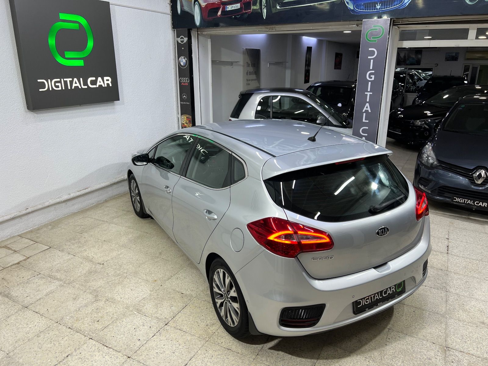 KIA Cerato 5p GT-Line à Ariana - Photo 14