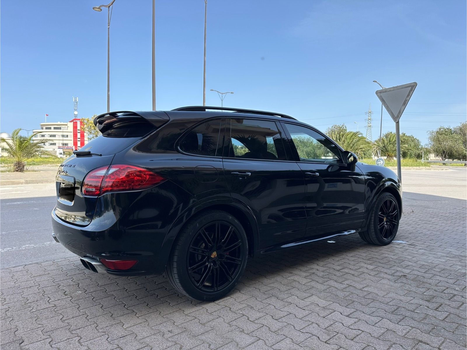 Porsche Cayenne à Tunis - Photo 5