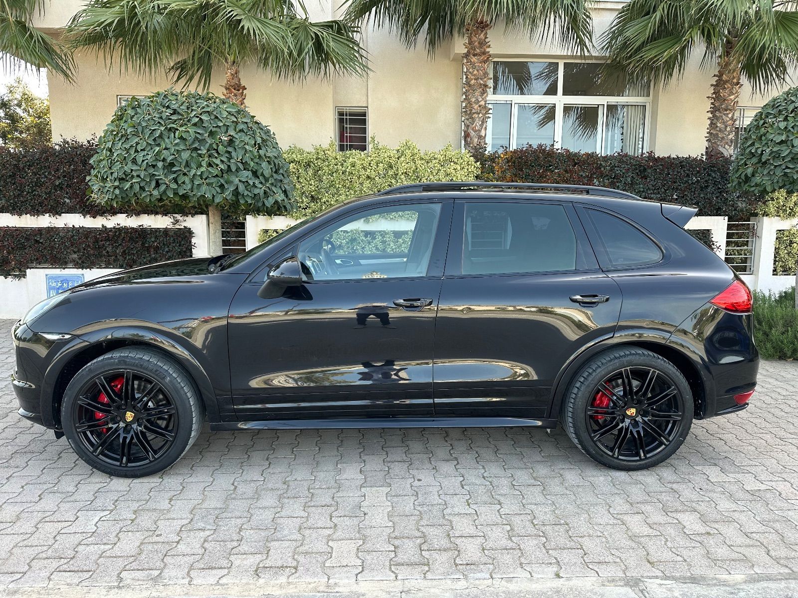 Porsche Cayenne à Tunis - Photo 3