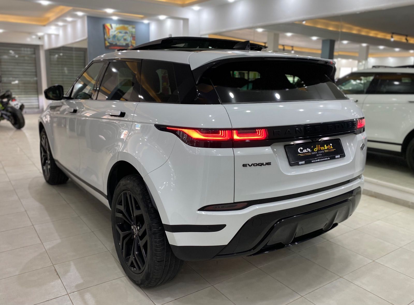 Land Rover Range Rover Evoque R-Dynamic S à Tunis - Photo 4