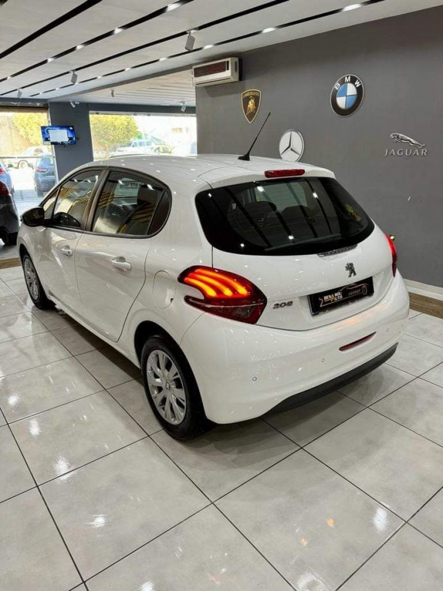 Peugeot 208 à Sfax - Photo 6