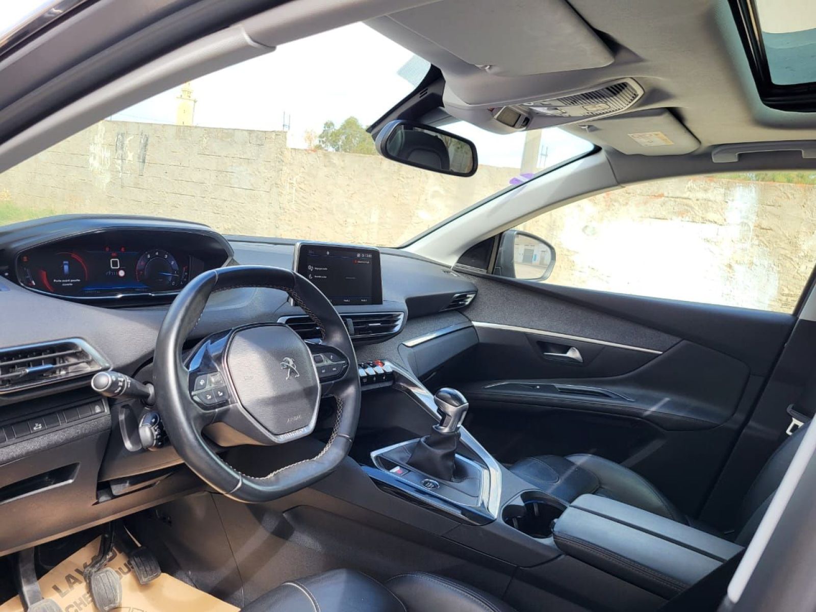 Peugeot 5008 à Mahdia - Photo 3