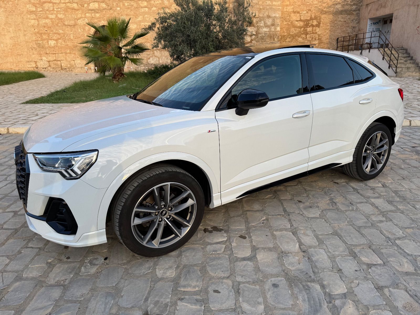 Audi Q3 Sportback hybrid à Tunis - Photo 2