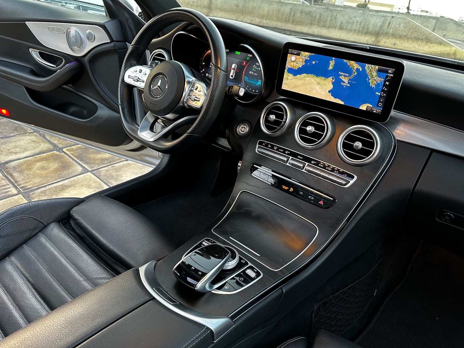 Mercedes-Benz Classe C coupé à sousse - Photo 4