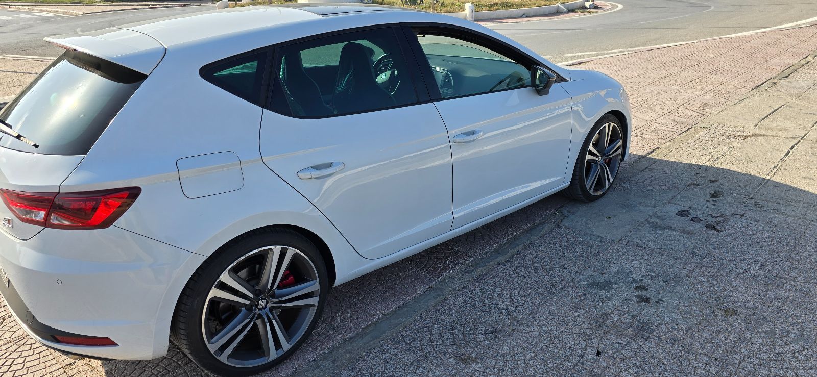 Seat Leon Cupra à Tunis - Photo 1