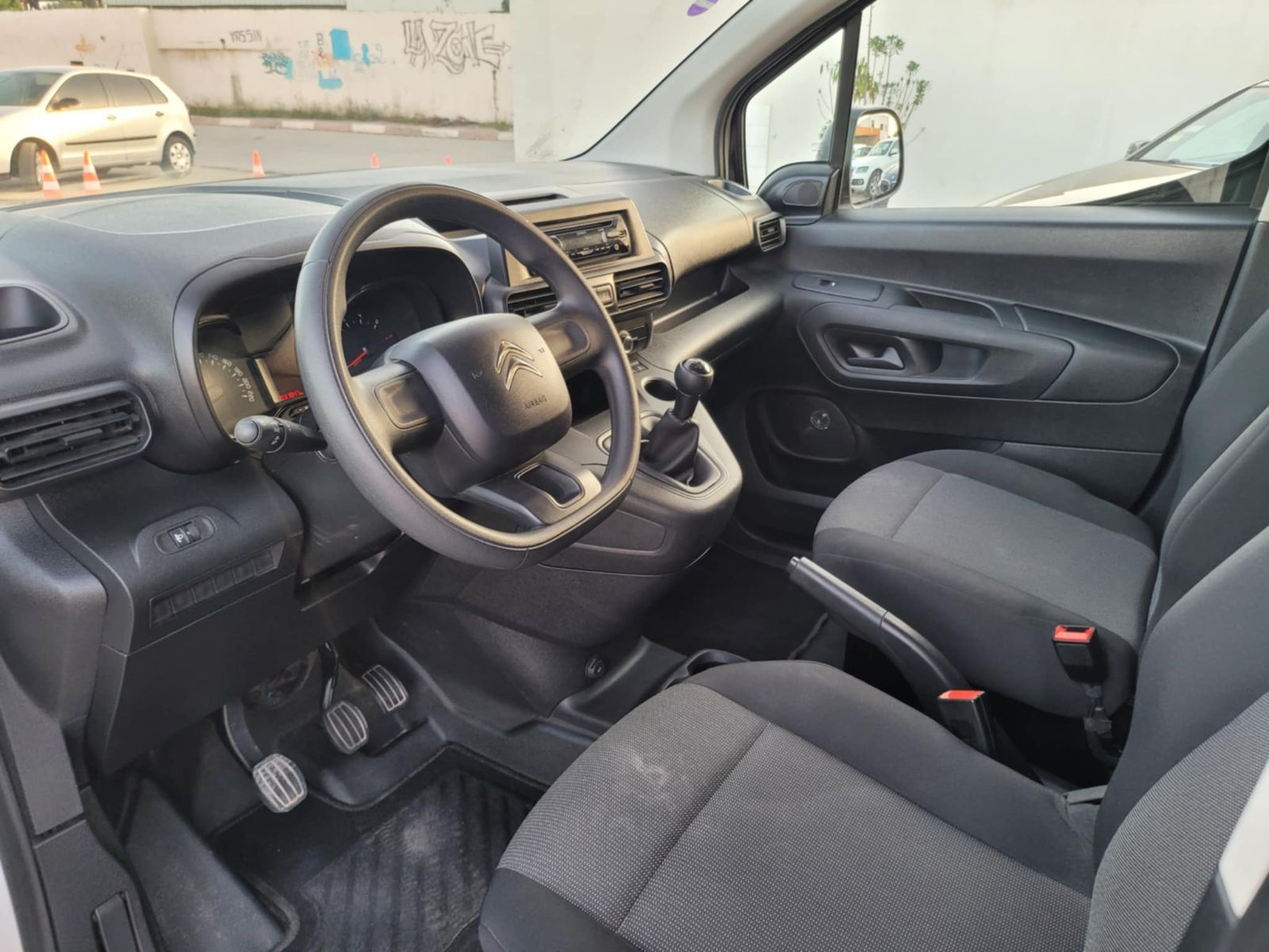 Citroën Berlingo Utilitaire à Tunis - Photo 4