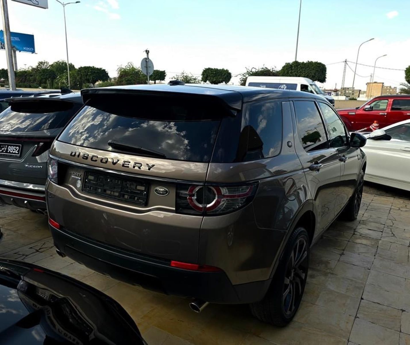 Land Rover Discovery à Tunis - Photo 2
