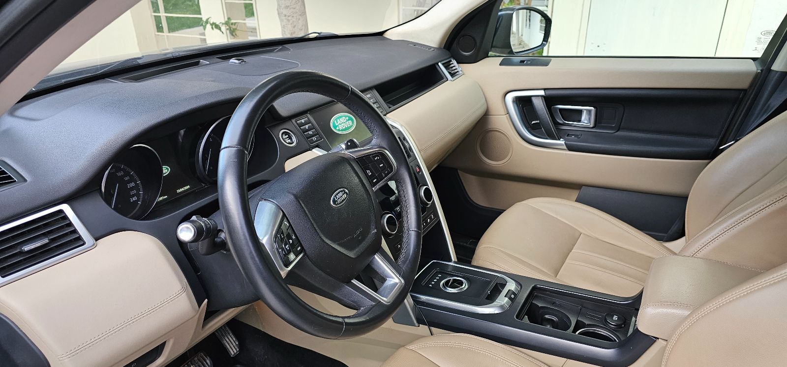 Land Rover Discovery Sport à Tunis - Photo 5