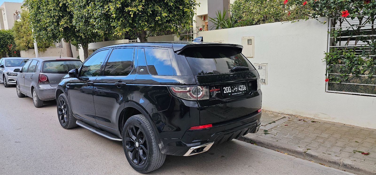 Land Rover Discovery Sport à Tunis - Photo 1