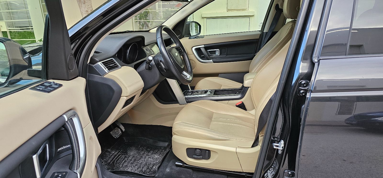Land Rover Discovery Sport à Tunis - Photo 4