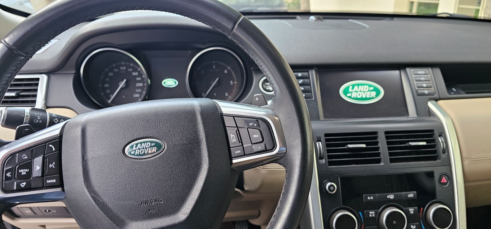 Land Rover Discovery Sport à Tunis - Photo 6