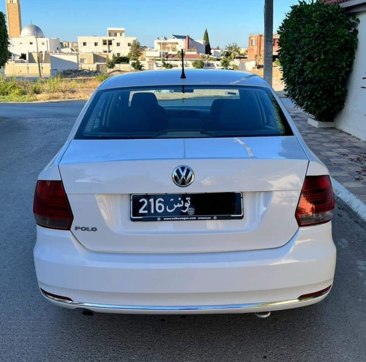 Volkswagen Polo Sedan à Tunis - Photo 2