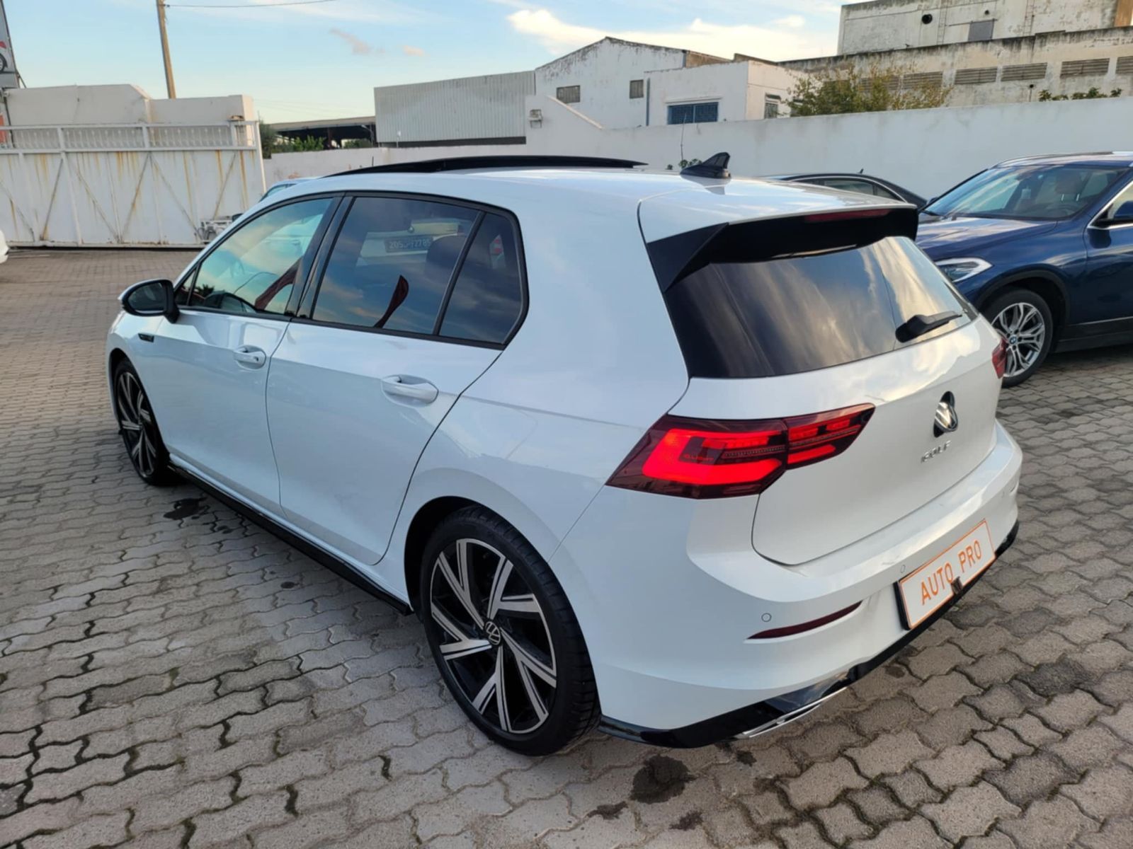 Volkswagen Golf 8 R-Line à Tunis - Photo 2