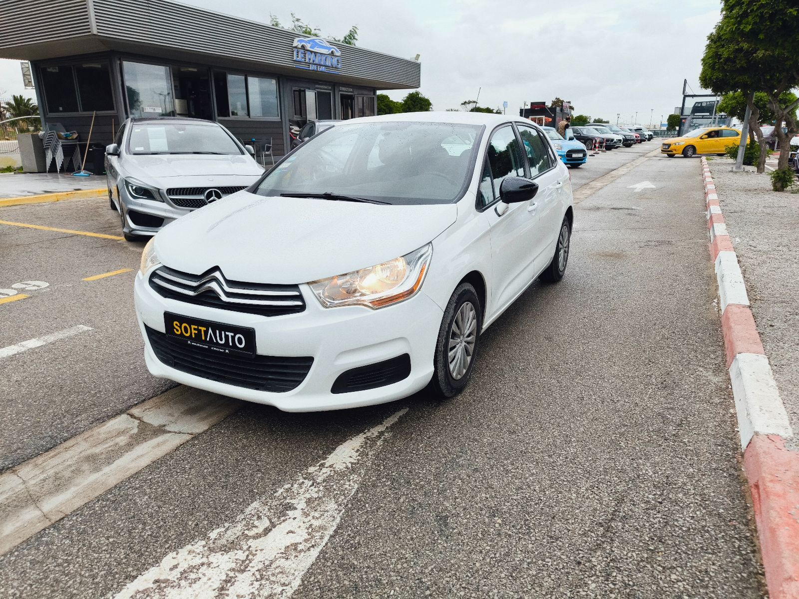 Citroën C4 à Ariana - Photo 1