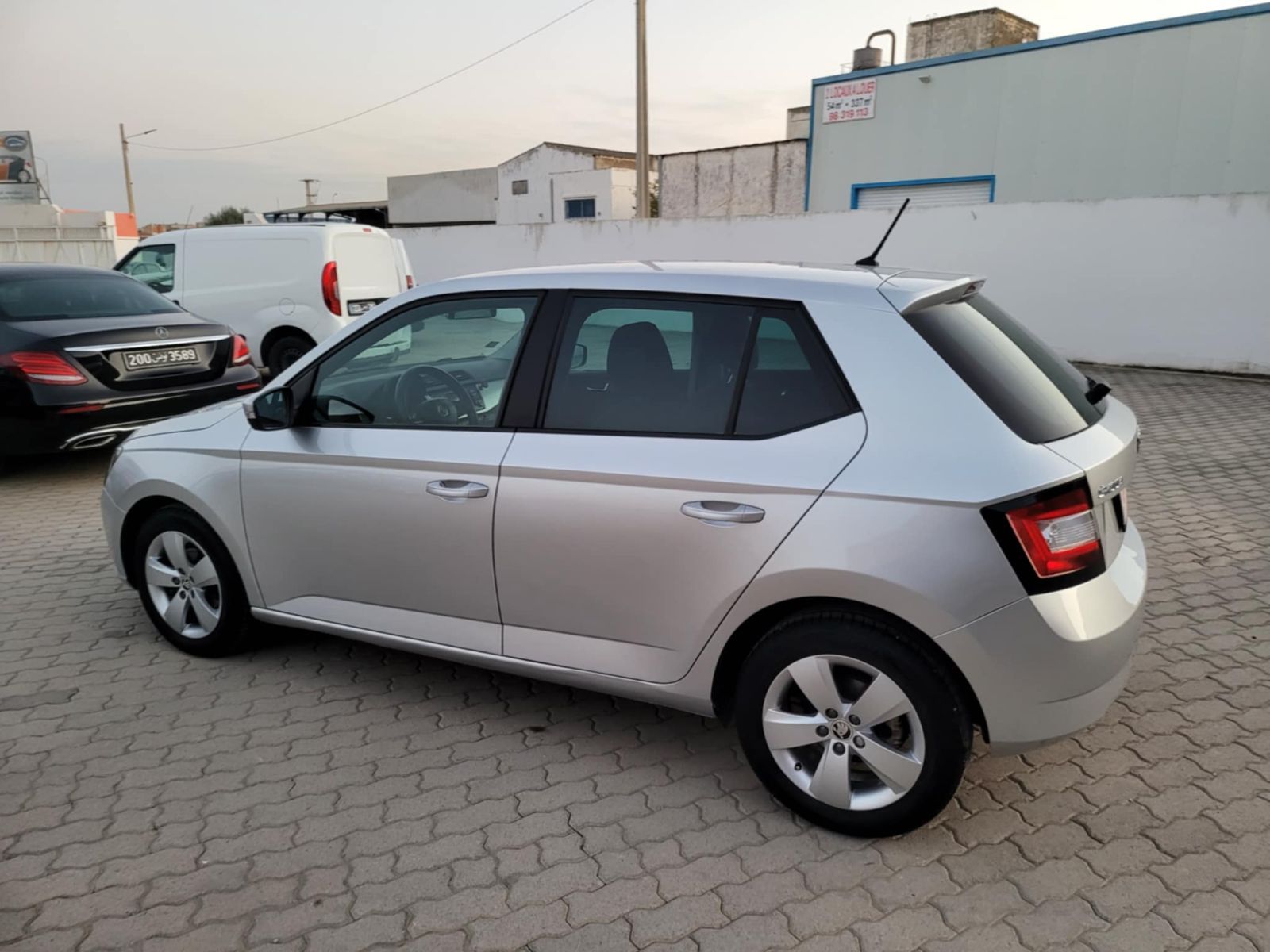Skoda Fabia Essence à Sfax - Photo 6