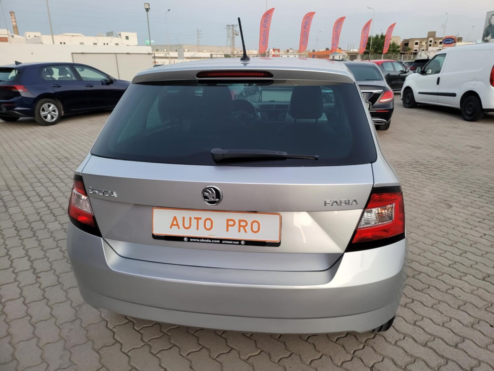 Skoda Fabia Essence à Sfax - Photo 2